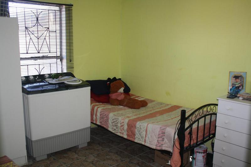 2 Bedroom Property for Sale in Lentegeur Western Cape